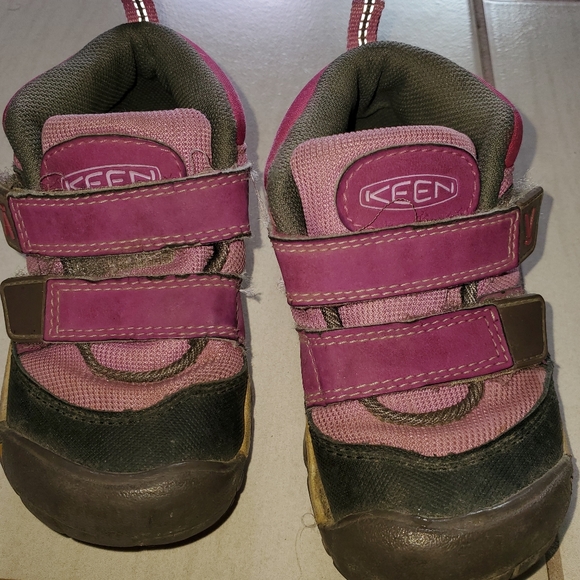 Keen black and red 8c shoes - Picture 1 of 5
